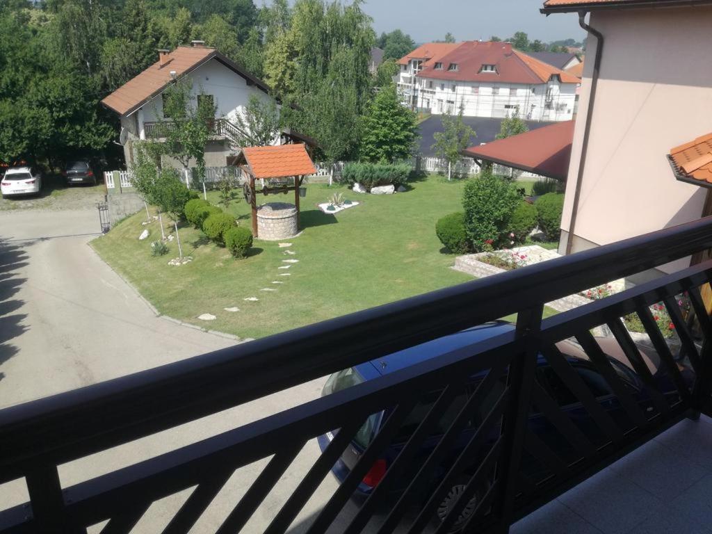 Apartments Dedic Dubrave Gornje Exteriör bild